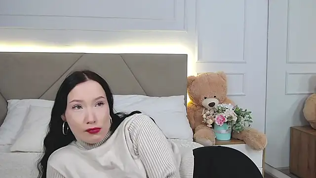 LeilaLow online show from 03.09.25