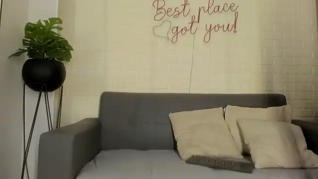 Snapshot of karina_gomez_18 chatting on 02.15.26 karina gomez 18 online show from 02.15.26