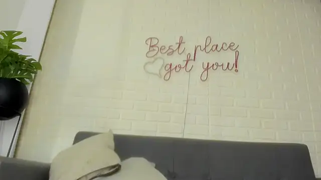 Snapshot of karina_gomez_18 chatting on 02.19.26 karina gomez 18 online show from 02.19.26