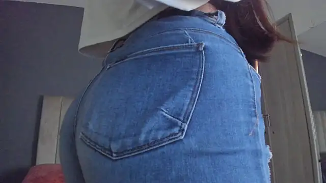 Charlotte Olsen  online show from 02.13.25