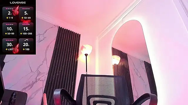 Snapshot of amber__blair chatting on 12.24.24 amber  blair online show from 12.24.24