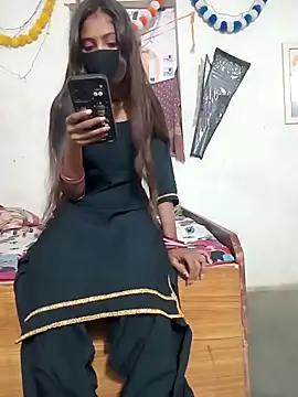 Snapshot of Lily_Baby_ chatting on 11.29.25 Lily Baby online show from 11.29.25