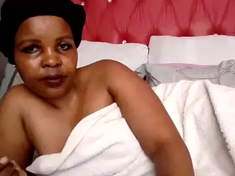 Honeybae82x online show from 12.14.24