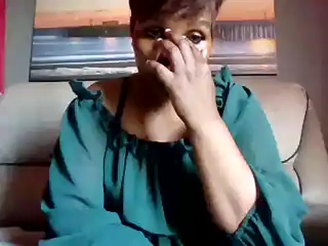 Honeybae82x online show from 12.15.24