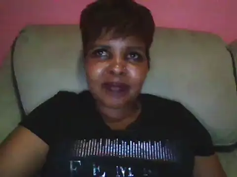 Honeybae82x online show from 12.20.24