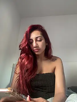 julialupato1606 online show from 03.13.25