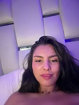 Maddy Rouse  online show from 01.06.25