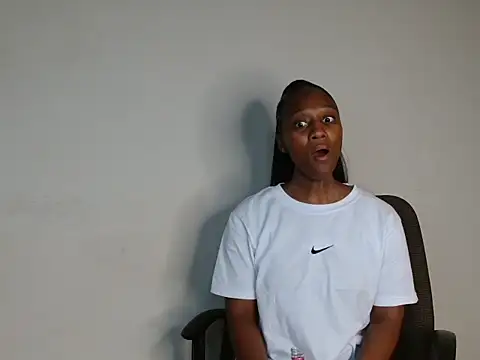 Snapshot of Lucy_Blacksilk chatting on 10.31.25 Lucy Blacksilk online show from 10.31.25
