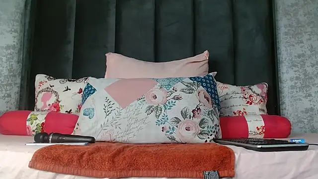 Snapshot of Lucy_Blacksilk chatting on 11.19.25 Lucy Blacksilk online show from 11.19.25