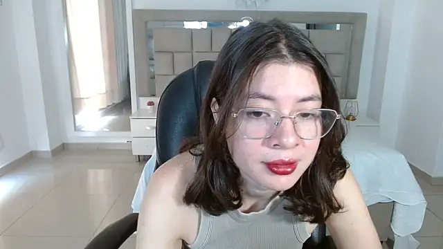 zoecruzz online show from 10.09.25