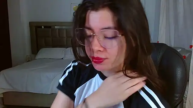 zoecruzz online show from 02.19.26