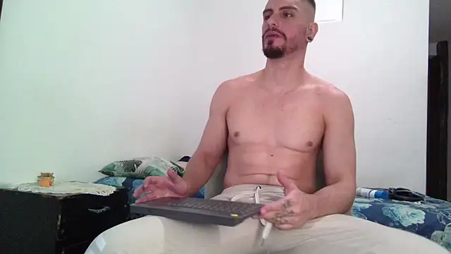 Aaron kwok28 online show from 12.06.24