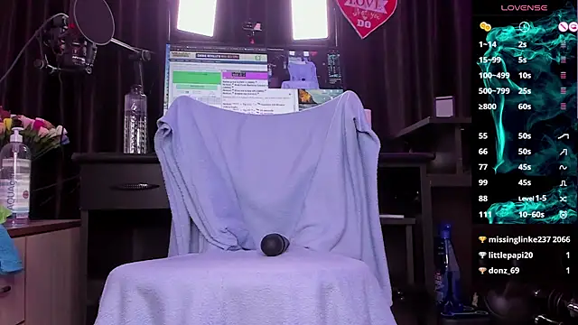 Raissa sky26 online show from 12.30.24