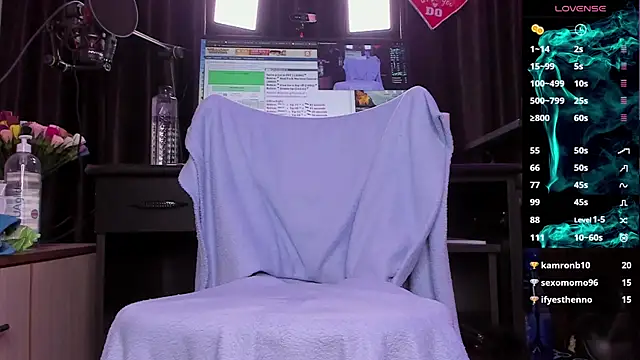 Raissa sky26 online show from 12.31.24