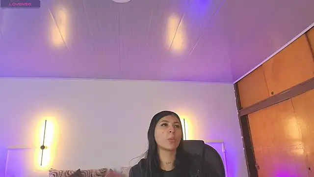 Snapshot of _gaby2 chatting on 09.24.25 gaby2 online show from 09.24.25