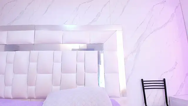 BritneyCollins online show from 11.30.25