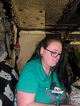 Bunny Cummings online show from 12.19.25