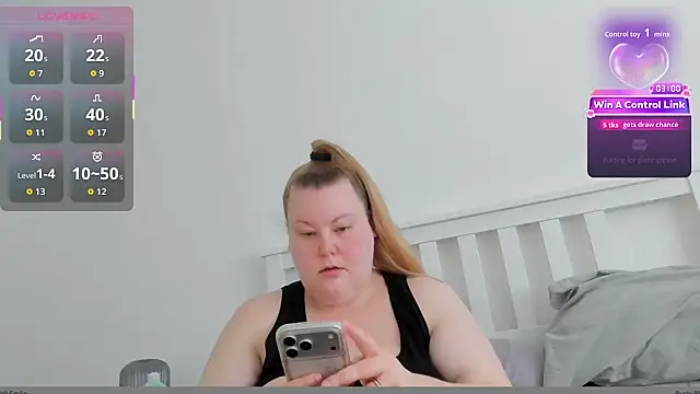 Snapshot of Busty-BBW-Emilie chatting on 07.12.26 Busty-BBW-Emilie online show from 07.12.26