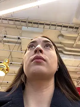 Holly Play online show from 12.18.24