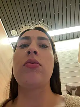 Holly Play online show from 12.30.24