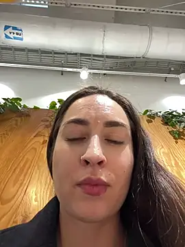 Holly Play online show from 01.13.25