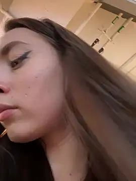 Holly Play online show from 01.14.25