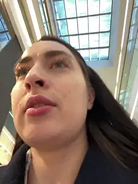 Holly Play online show from 02.06.25