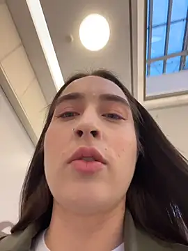 Holly Play online show from 11.07.25