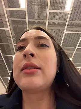 Holly Play online show from 01.05.26