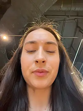 Snapshot of Holly_Play chatting on 02.13.26 Holly Play online show from 02.13.26