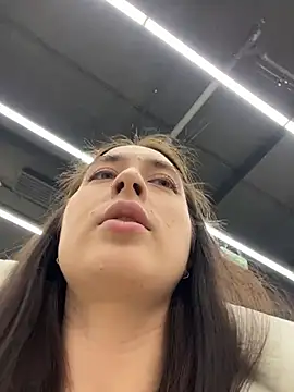 Snapshot of Holly_Play chatting on 02.18.26 Holly Play online show from 02.18.26