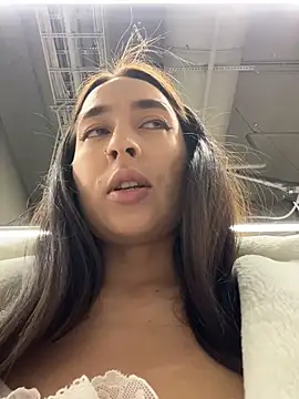 Snapshot of Holly_Play chatting on 02.25.26 Holly Play online show from 02.25.26