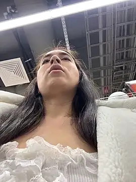 Snapshot of Holly_Play chatting on 02.27.26 Holly Play online show from 02.27.26