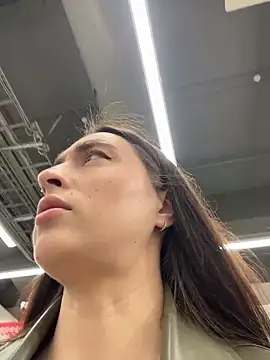 Holly Play online show from 03.24.26