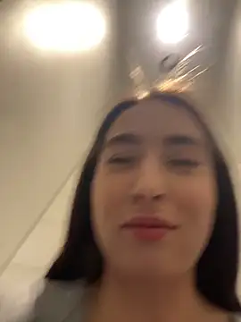 Holly Play online show from 03.25.26