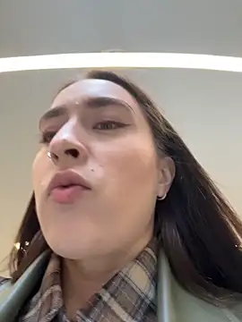 Holly Play online show from 03.28.26