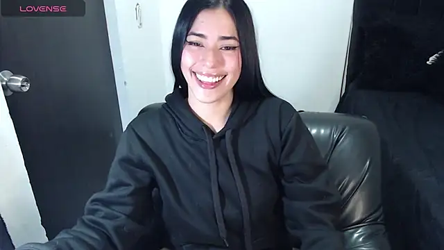 LESLIEBLACK  online show from 01.24.25