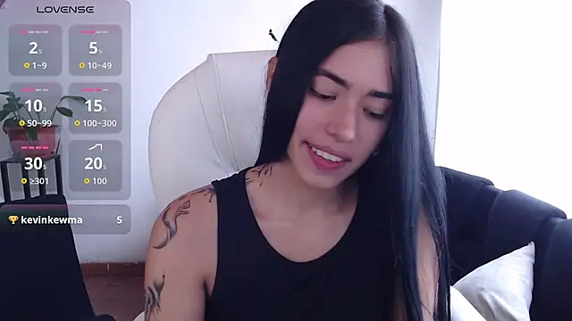 LESLIEBLACK  online show from 08.05.26