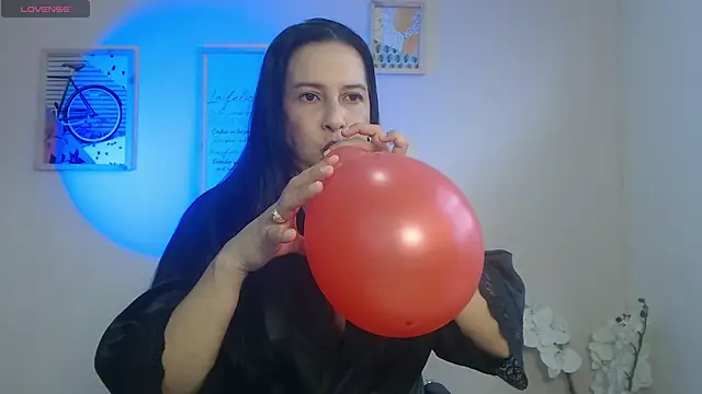 Snapshot of lucy_diiaz chatting on 02.14.25 lucy diiaz online show from 02.14.25