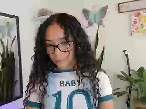 Snapshot of lali2gab chatting on 04.10.26 lali2gab online show from 04.10.26