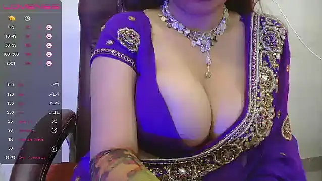 Snapshot of Hoty-Bhabi chatting on 12.10.24 Hoty-Bhabi online show from 12.10.24