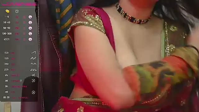 Snapshot of Hoty-Bhabi chatting on 12.15.24 Hoty-Bhabi online show from 12.15.24