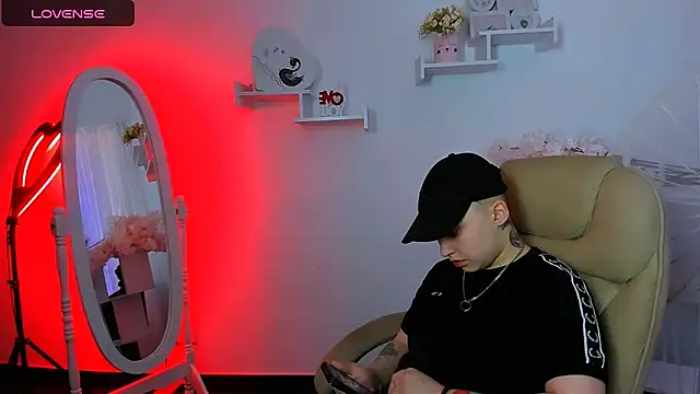 Dolly  Queen  online show from 02.15.25