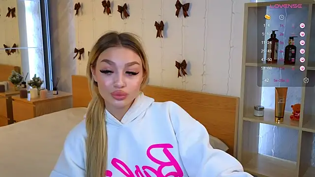 Ella Milla online show from 12.24.24