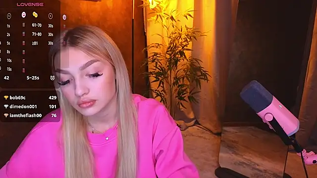 Ella Milla online show from 01.13.25