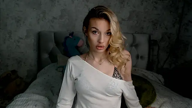 Snapshot of Ella_Milla chatting on 06.05.26 Ella Milla online show from 06.05.26