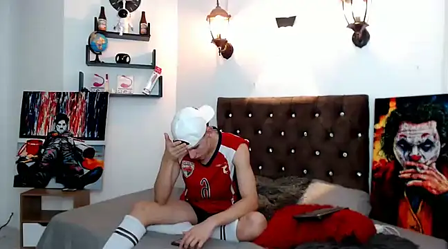 flowers18 online show from 02.22.25