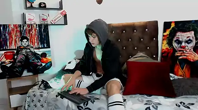 flowers18 online show from 03.14.25