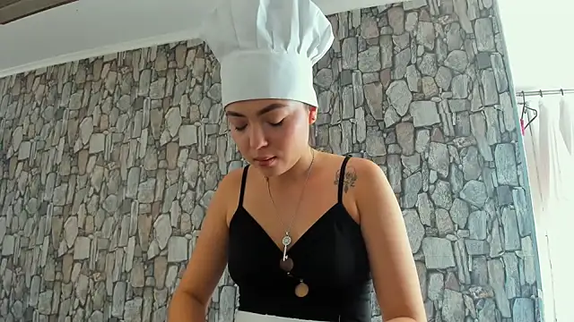 Snapshot of azumi_cutiepie_ chatting on 12.24.24 azumi cutiepie online show from 12.24.24