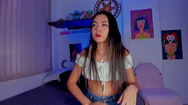 Snapshot of azumi_cutiepie_ chatting on 12.28.24 azumi cutiepie online show from 12.28.24